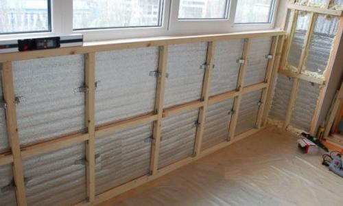 Как положить вагонку на стену. В последнее время все чаще используют технологию по укладке вагонки в вертикальном положении, а для этого потребуется выполнить следующие действия: 05