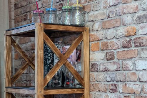 Полы в стиле лофт своими руками. Стойки, как в Jysk и кровать из поддонов