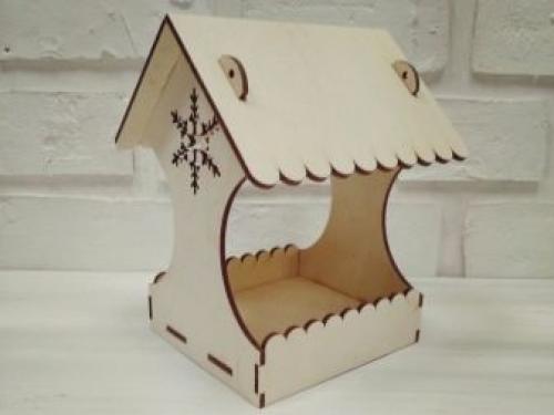 Необычная кормушка для птиц. 4 опорных столба. 13