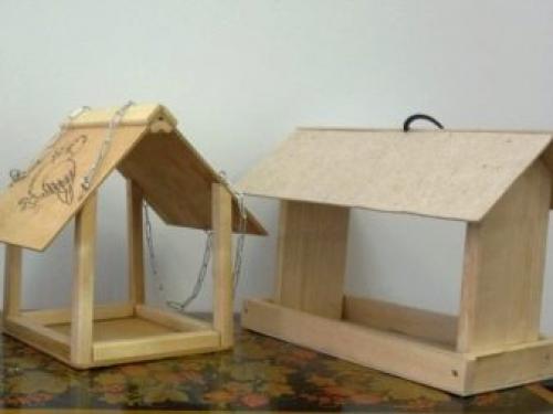 Необычная кормушка для птиц. 4 опорных столба. 11