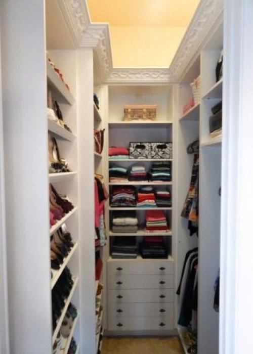 Как в однокомнатной квартире сделать гардеробную. Вместительный гардероб в маленькой комнате: особенности хранения 11