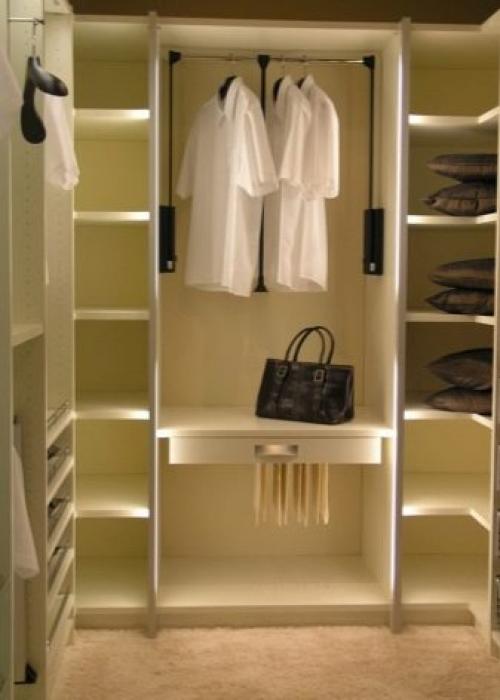 Как в однокомнатной квартире сделать гардеробную. Вместительный гардероб в маленькой комнате: особенности хранения 10