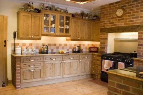 Стены под кирпич в интерьере, как сделать. Кирпичная кладка в интерьере кухни: стоит ли делать?