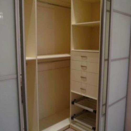 Как в однокомнатной квартире сделать гардеробную. Вместительный гардероб в маленькой комнате: особенности хранения 15