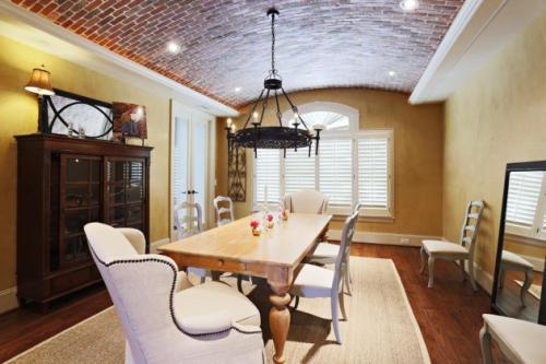 Стены под кирпич в интерьере, как сделать. Кирпичная кладка в интерьере кухни: стоит ли делать?