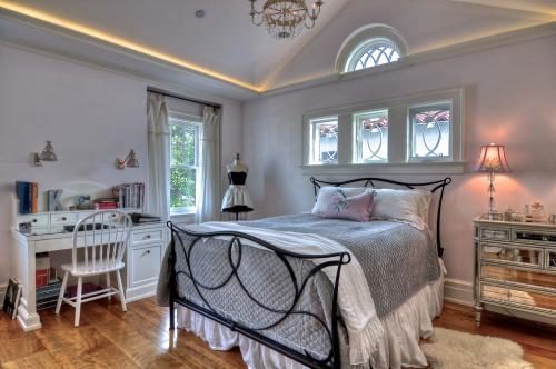 Как украсить пустую стену в комнате подростка. Правила оформления комнаты подростка