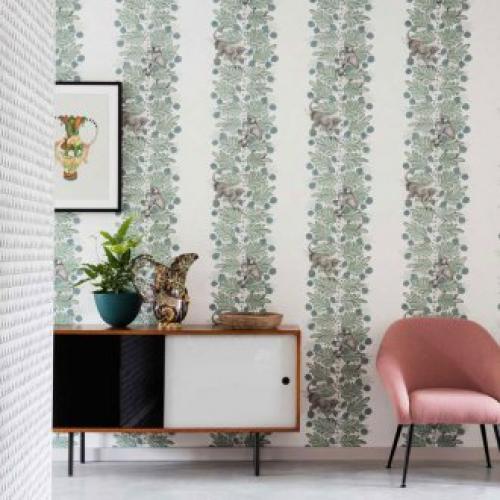 Обои с рисунком на одной стене. Геометрия и полоска