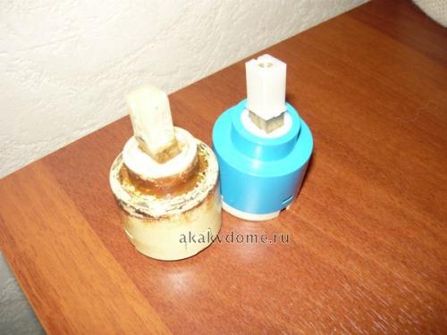 Протекает картридж смесителя. Течёт кран — замените картридж смесителя.