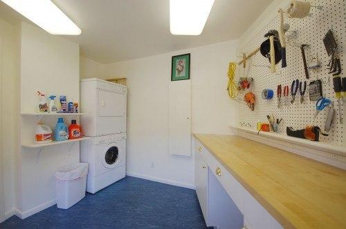 Постирочная комната в квартире маленькая. 10 самых популярных фото прачечных по версии наших читателей – идеи, которые стоит воплотить в жизнь 36 Постирочная комната в квартире маленькая. 10 самых популярных фото прачечных по версии наших читателей – идеи, которые стоит воплотить в жизнь 36