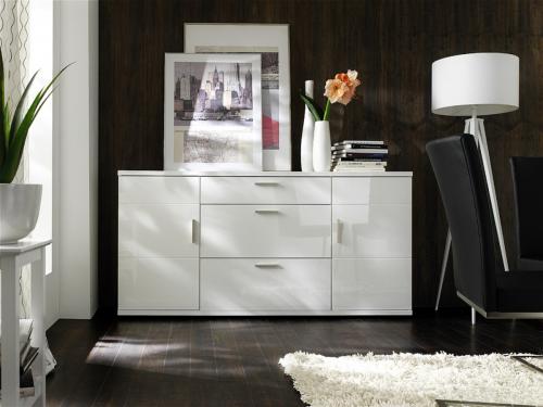 Белый комод в интерьере 02