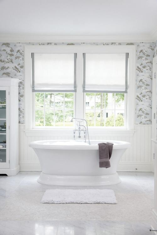 Как оформить маленькое окно в ванной. Декорирование окна в ванной комнате