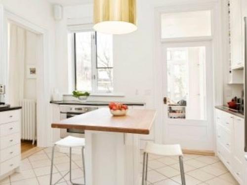 Как поставить на кухне стол. Куда поставить стол на кухне? 14