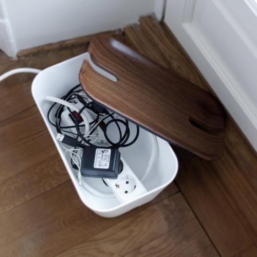 Как спрятать провода от телевизора висящего на стене. Как спрятать на стене провода от телевизора: способы декорирования проводки