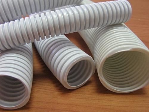 Как украсить провода на стене. Как спрятать элетро- интернет- и телефонные провода