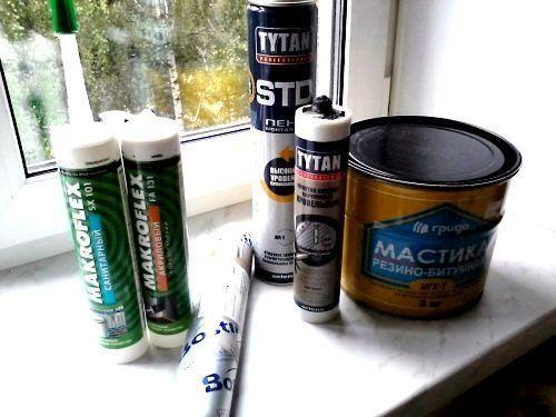 Чем заделать щель между окном и откосом. Аккуратный силиконовый шов в отделке и ремонте (жидкий пластик)