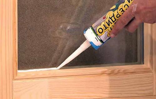 Чем заклеить щели в деревянных окнах. 7 способов утеплить окна на зиму (12 фото) 05 Чем заклеить щели в деревянных окнах. 7 способов утеплить окна на зиму (12 фото) 05