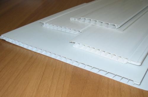 Можно ли клеить панели ПВХ на потолок. ПВХ-панели –, что это?