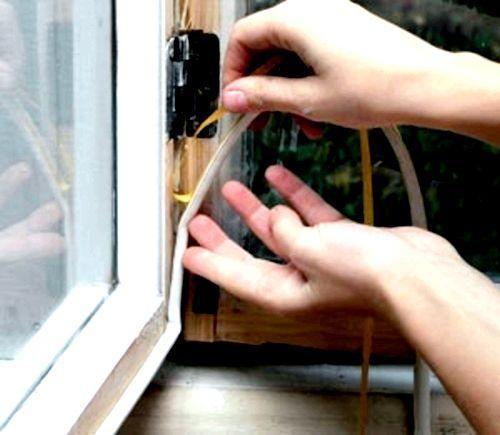 Чем заделать щель между окном и откосом. Аккуратный силиконовый шов в отделке и ремонте (жидкий пластик)