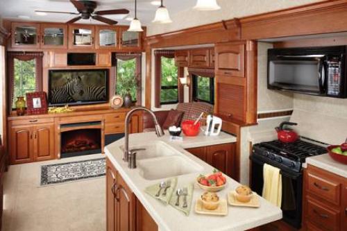 Как обставить кухню правильно. Различные дизайнерские решения и технологические проекты