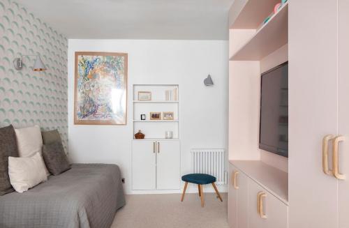 Обои для однокомнатной хрущевки. Дизайн стен комнат в хрущевке