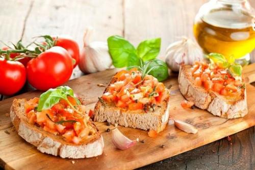 Брускетта рецепт в домашних условиях. Брускетта: рецепты в домашних условиях