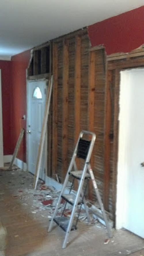 Демонтаж части стены. Как сносить стену