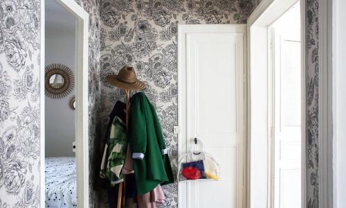 Обои для однокомнатной хрущевки. Дизайн стен комнат в хрущевке