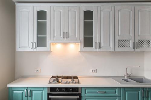 Розетки на кухне. Простыми словами о розетках на кухне: где и как я их размещаю (от эксперта по кухням)