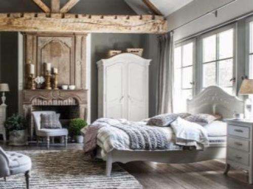 Спальня с камином в квартире. Дизайн помещения с камином 04