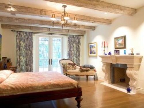 Спальня с камином в квартире. Дизайн помещения с камином 03