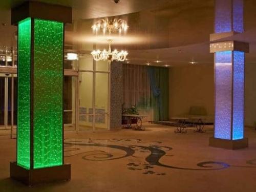 Имитация водопада на стене. Кусочек настоящего водопада в доме и еще 5 уникальных вариантов роскошного декорирования стен 12