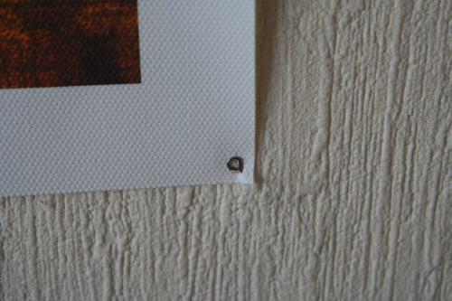 Расположение постеров на стене. Как расположить постеры и картины, если стены нельзя сверлить?