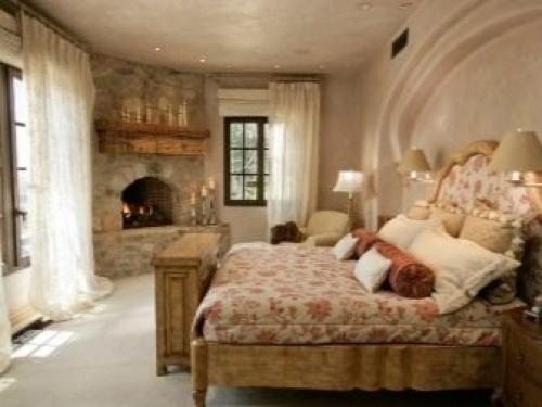 Спальня с камином в квартире. Дизайн помещения с камином 02