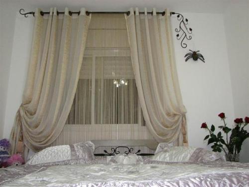 Шторы нити в интерьере. Преимущества и недостатки нитяных штор 15 Шторы нити в интерьере. Преимущества и недостатки нитяных штор 15