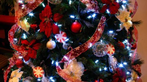 Как сделать бантик на новогодний шар. Как сделать бантики на елку своими руками, видео