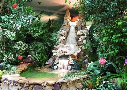 Имитация водопада на стене. Кусочек настоящего водопада в доме и еще 5 уникальных вариантов роскошного декорирования стен 14