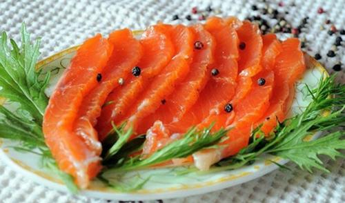 Как засолить красную рыбу большим куском. Быстрый и простой способ засолить красную рыбу, чтобы она получилась за 1 день вкуснее чем в магазине