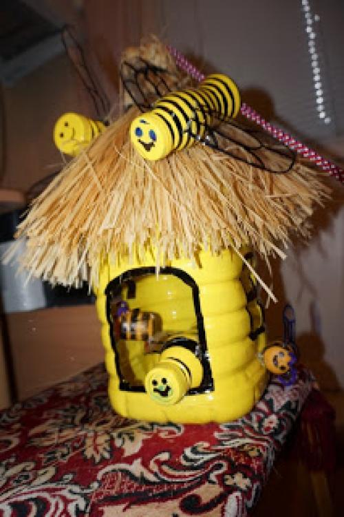 Улей из пластиковых бутылок своими руками. Улей с пчелами из пластиковых бутылок