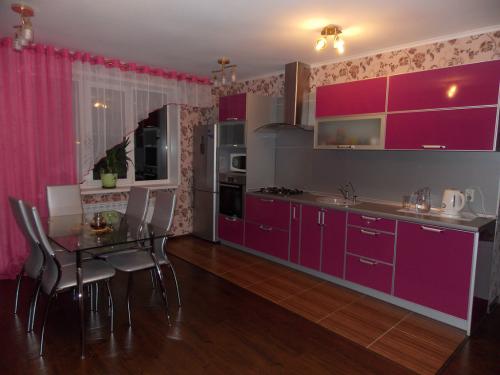 Кухня с алюминиевым профилем. Что нужно знать о фасадах для кухни в алюминиевой рамке