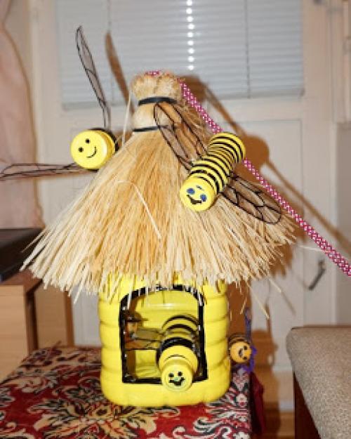 Улей из пластиковых бутылок своими руками. Улей с пчелами из пластиковых бутылок