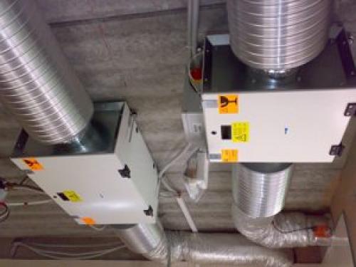 Вентиляционные отверстия в пластиковых окнах. Для чего нужна вентиляция в пластиковых окнах