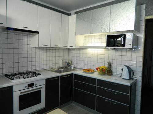 Кухня с алюминиевым профилем. Что нужно знать о фасадах для кухни в алюминиевой рамке