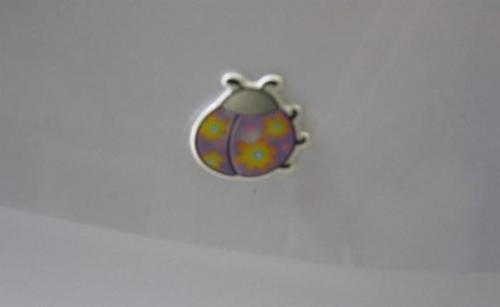 В натяжном потолке маленькая дырочка, что делать. Решаем проблему