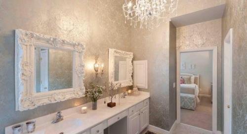 Обои для кухни супермойка. Влагостойкость обоев 01