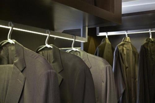 Светодиодная лента в интерьере гостинной. Светодиодная лента в интерьере прихожей