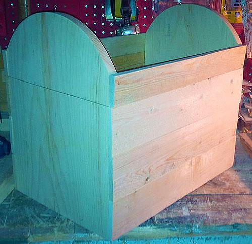 Как обшить сундук тканью. Делаем сундук для хранения вещей в закладки 33