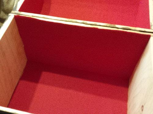 Как обшить сундук тканью. Делаем сундук для хранения вещей в закладки 33