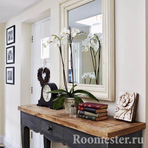 Ремонт длинного коридора в трехкомнатной квартире. Стиль для узкого коридора