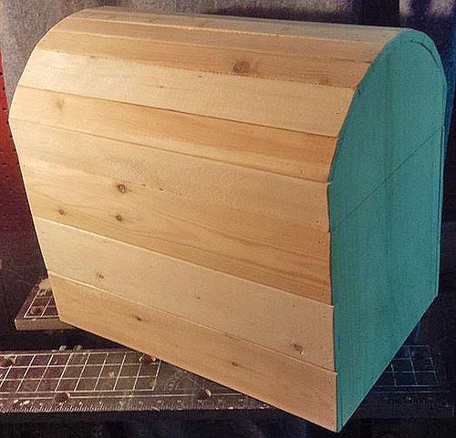 Как обшить сундук тканью. Делаем сундук для хранения вещей в закладки 33