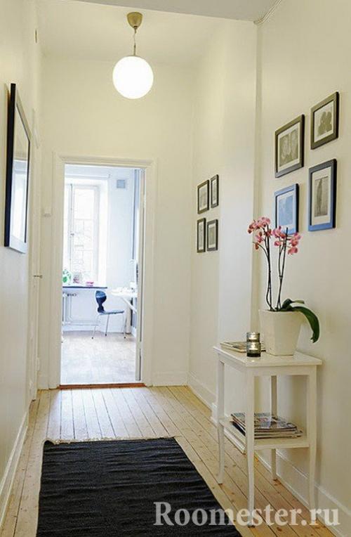 Ремонт длинного коридора в трехкомнатной квартире. Стиль для узкого коридора